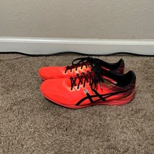 ASICS cosmoracer LD track shoe. In great condition.